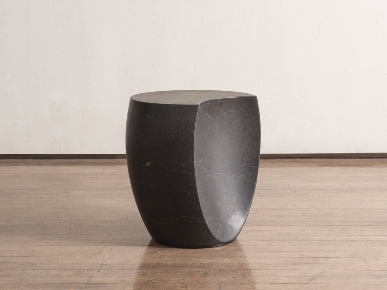 Drops Stool Small Calatorao Black Stone
