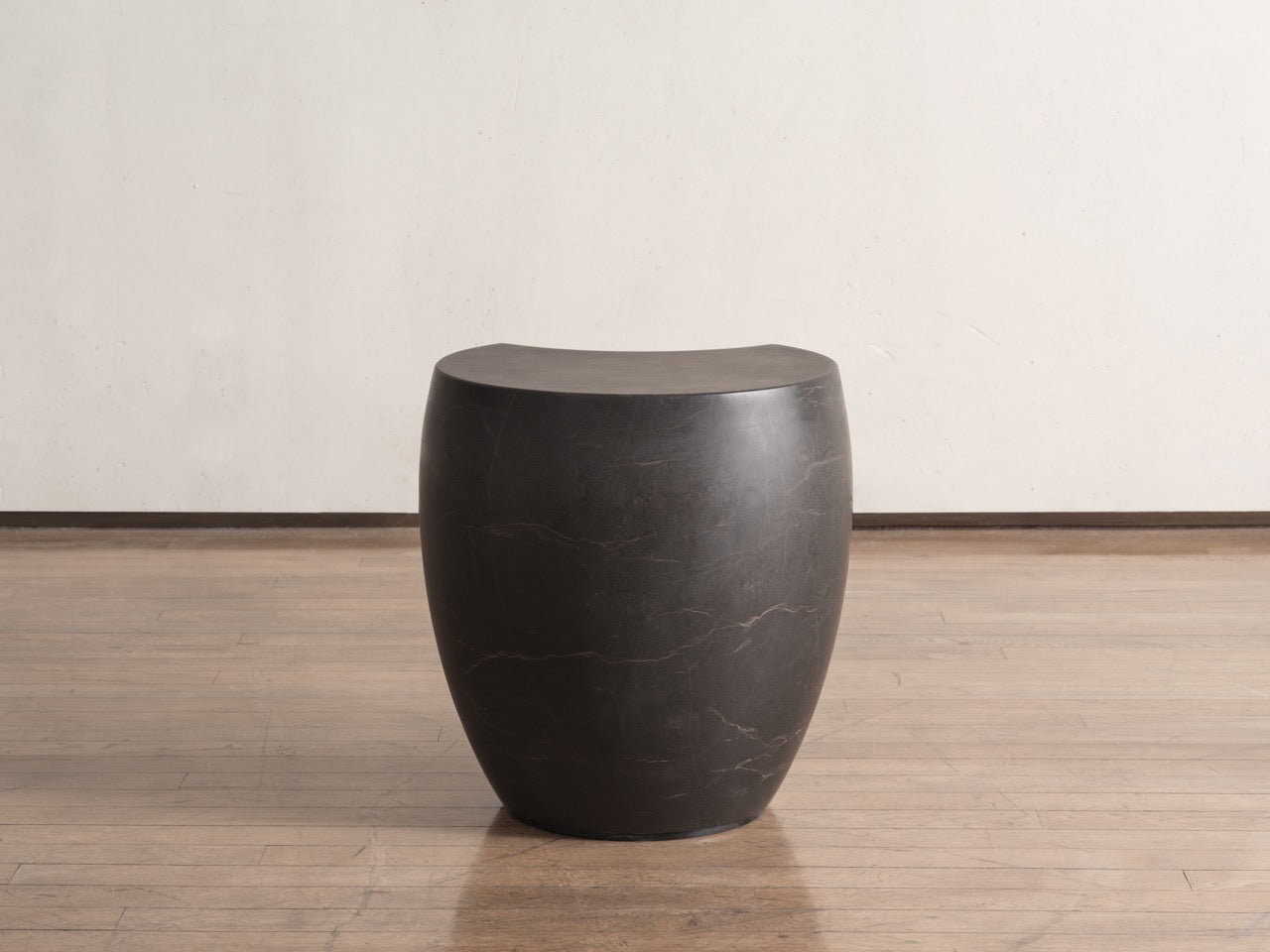 Drops Stool Large Calatorao Black Stone