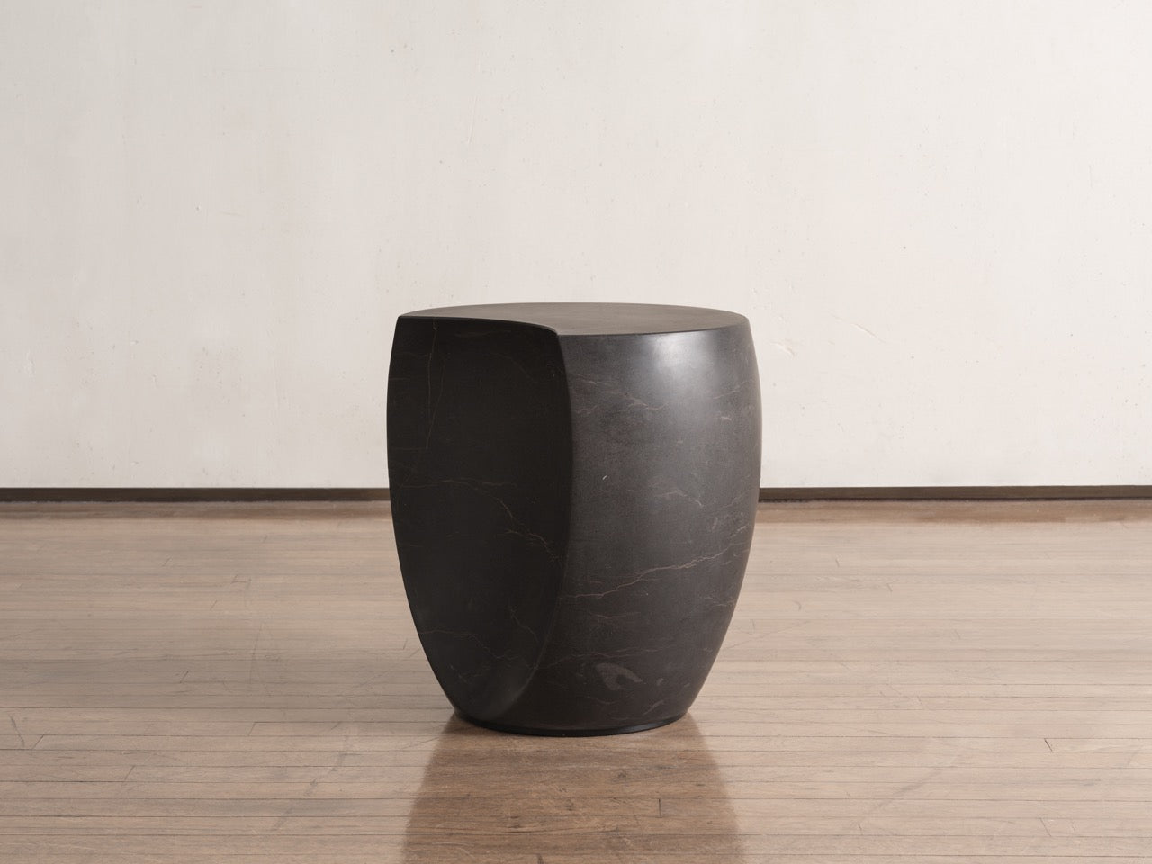 Drops Stool Small Calatorao Black Stone