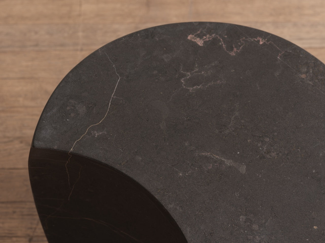Drops Stool Small Calatorao Black Stone